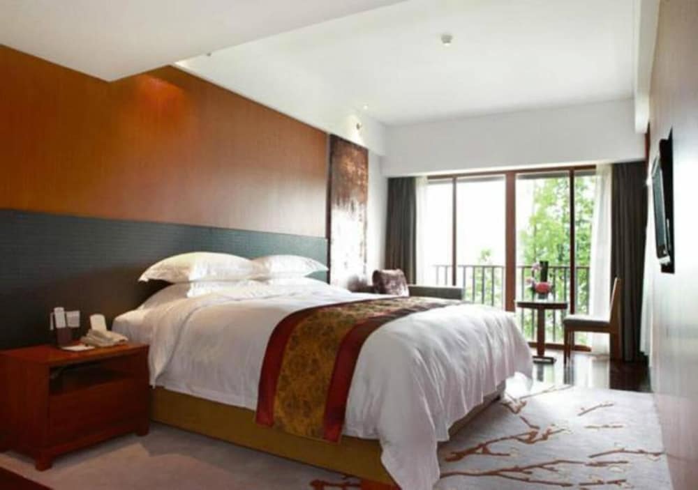 Baiyun Lakeside Hotel 17/50