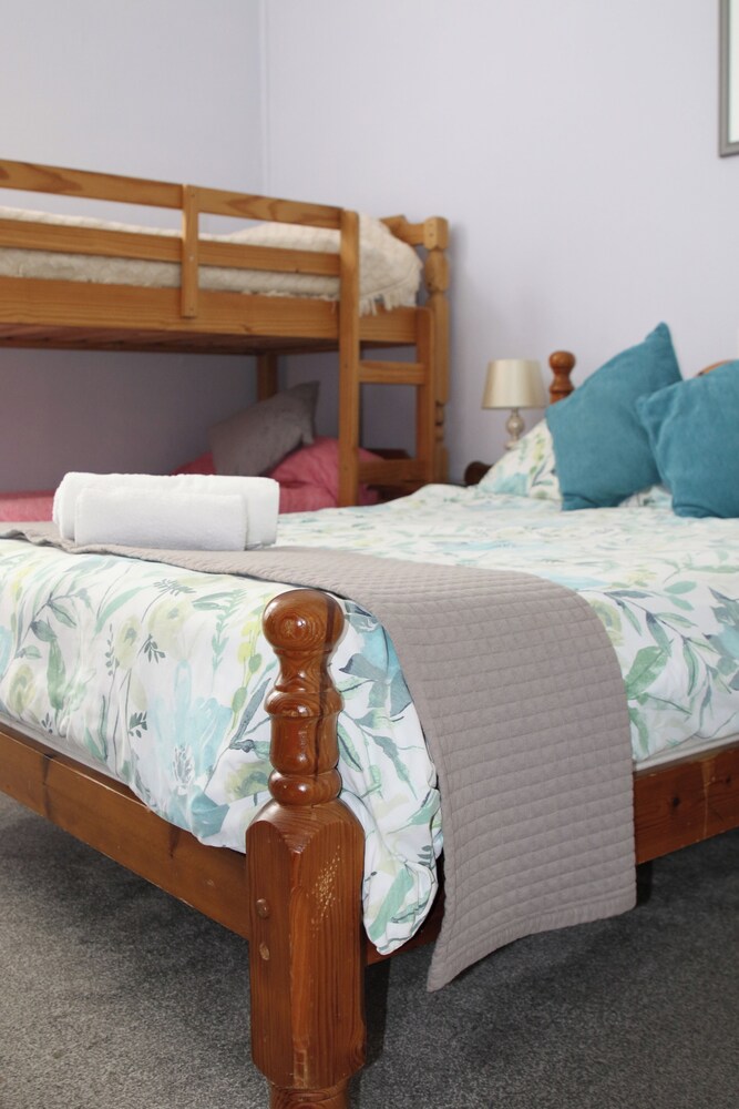 Spring Garden Guest House 30/50