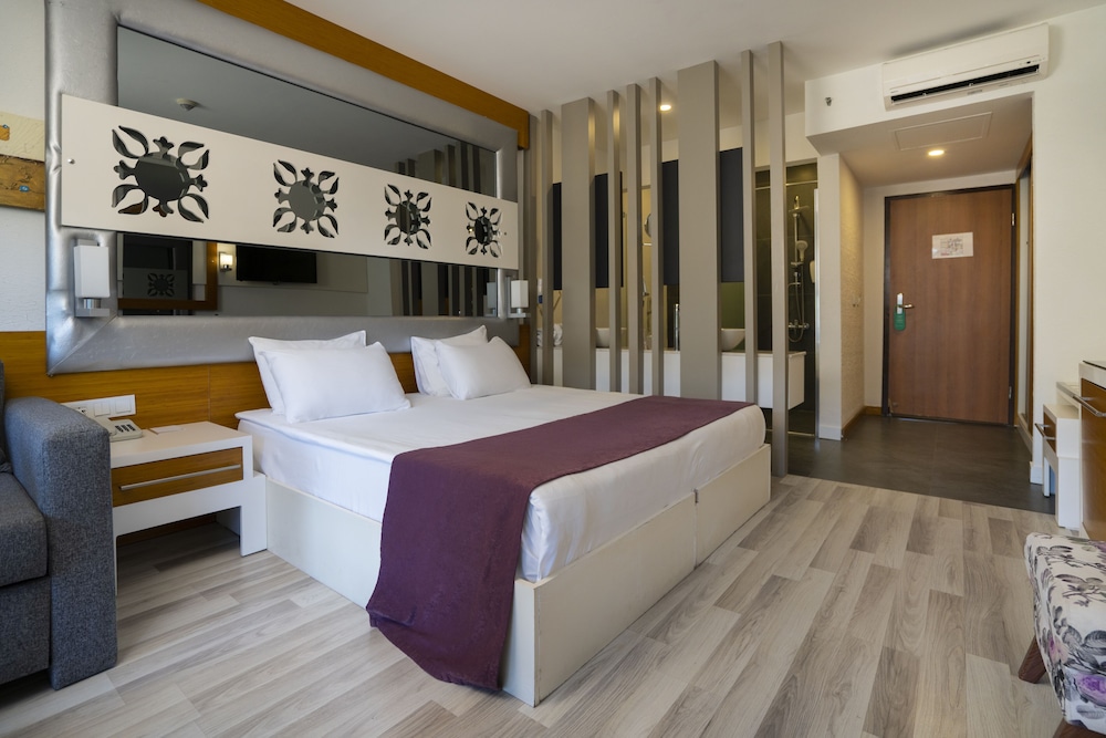 Standard, Double Bed, Land View