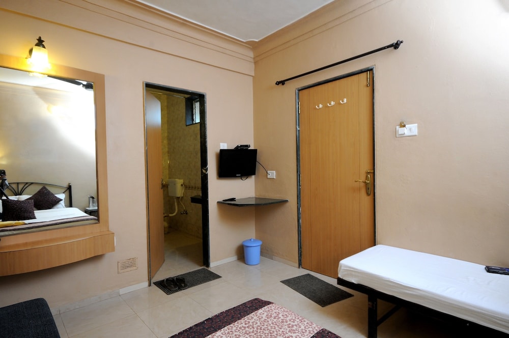 Hotel Vyankatesh 25/35