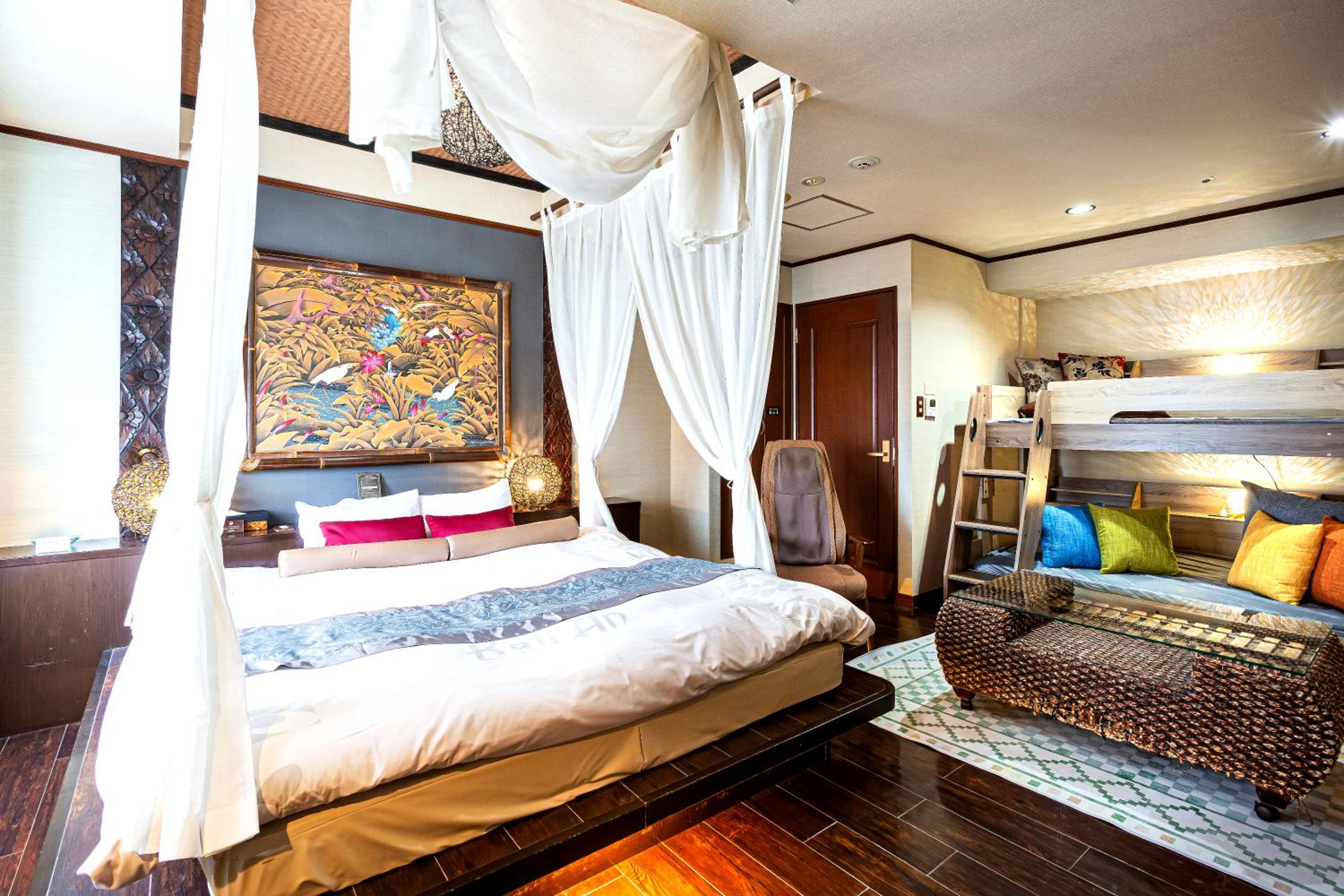 Royal, Stone, Bunk Beds, Sauna