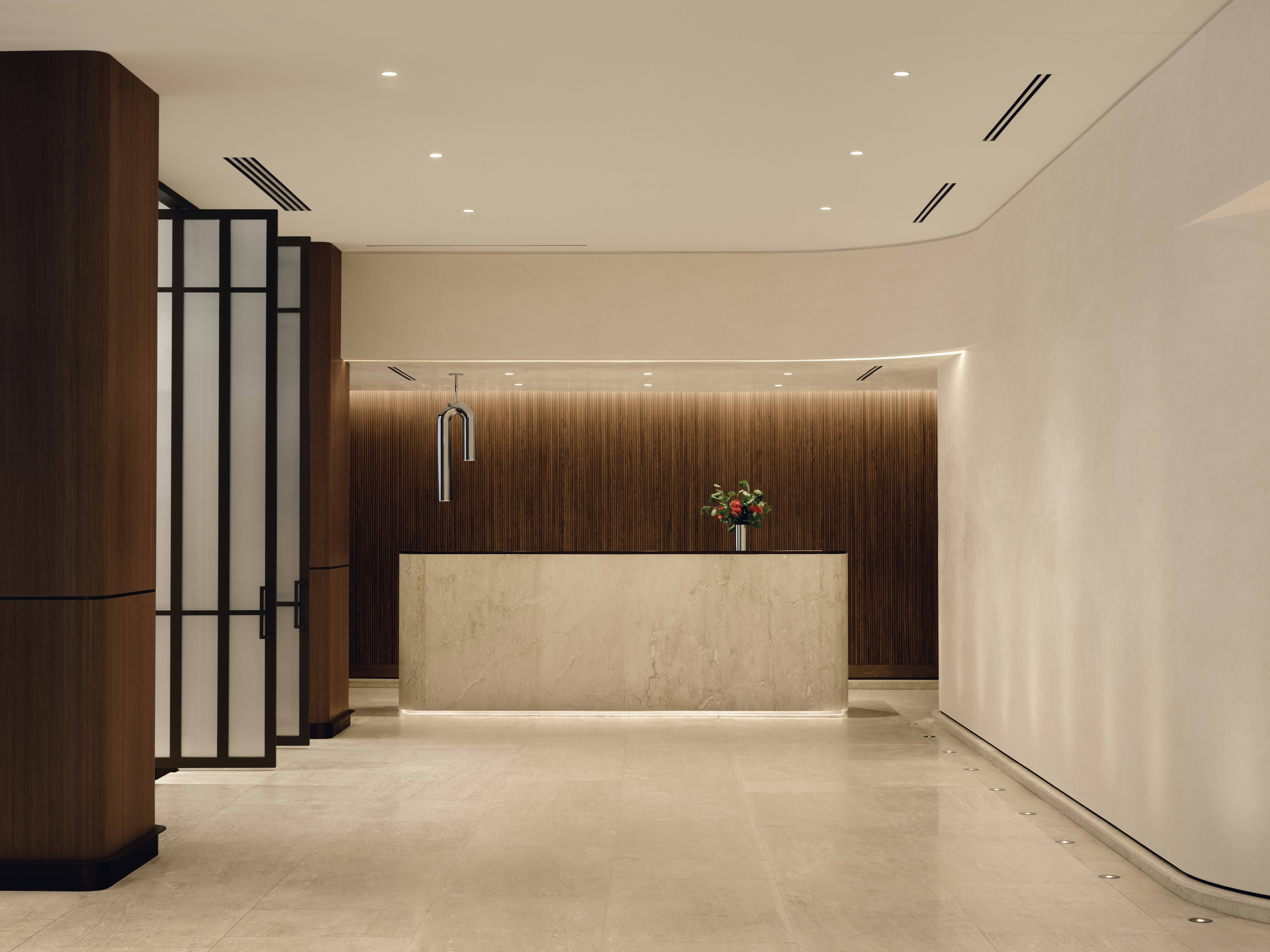 Vogue Hotel Montreal Downtown, Curio Collection by Hilton 6/50