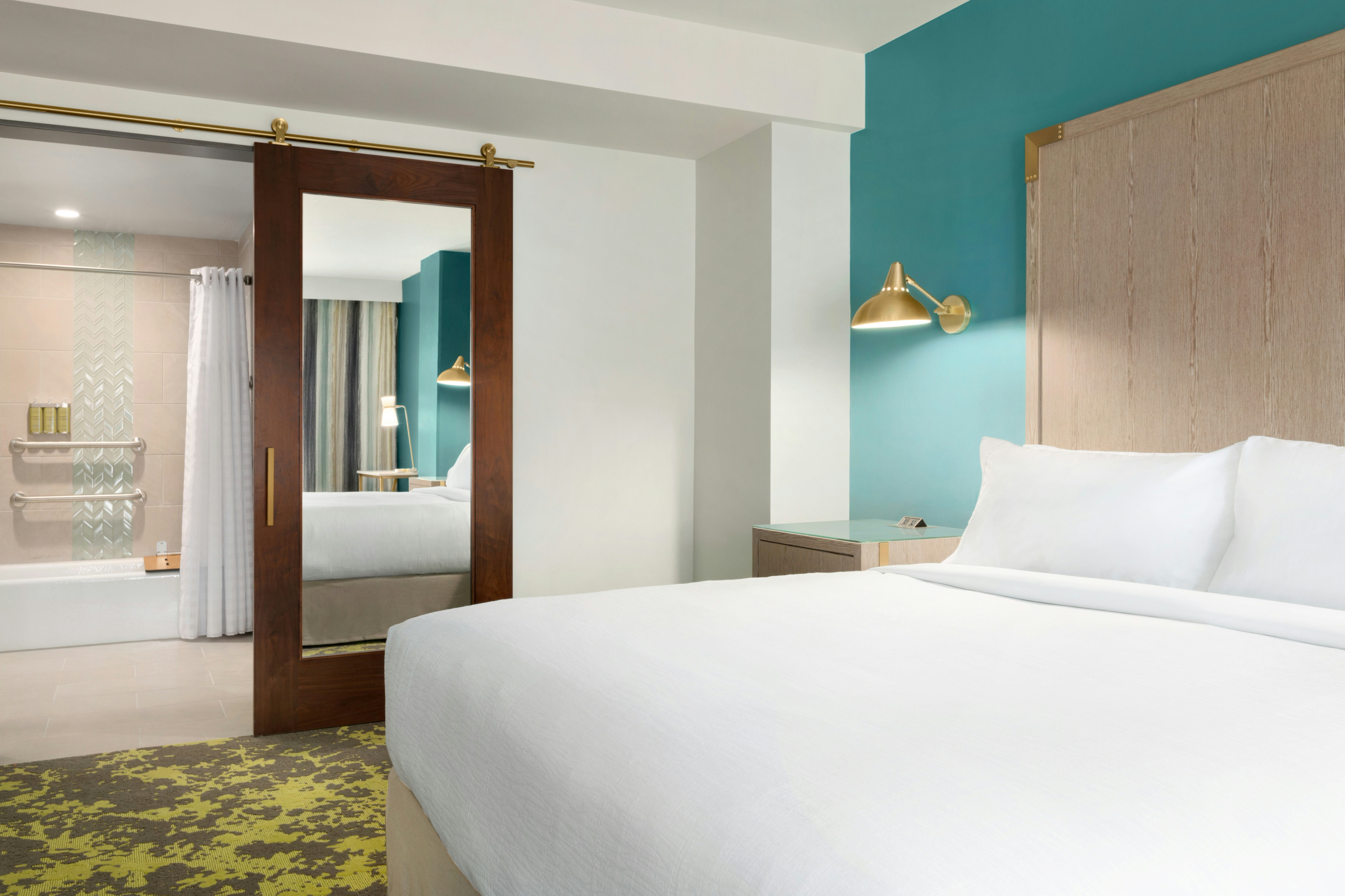 2 Rooms, Suite, King Bed, Accessible