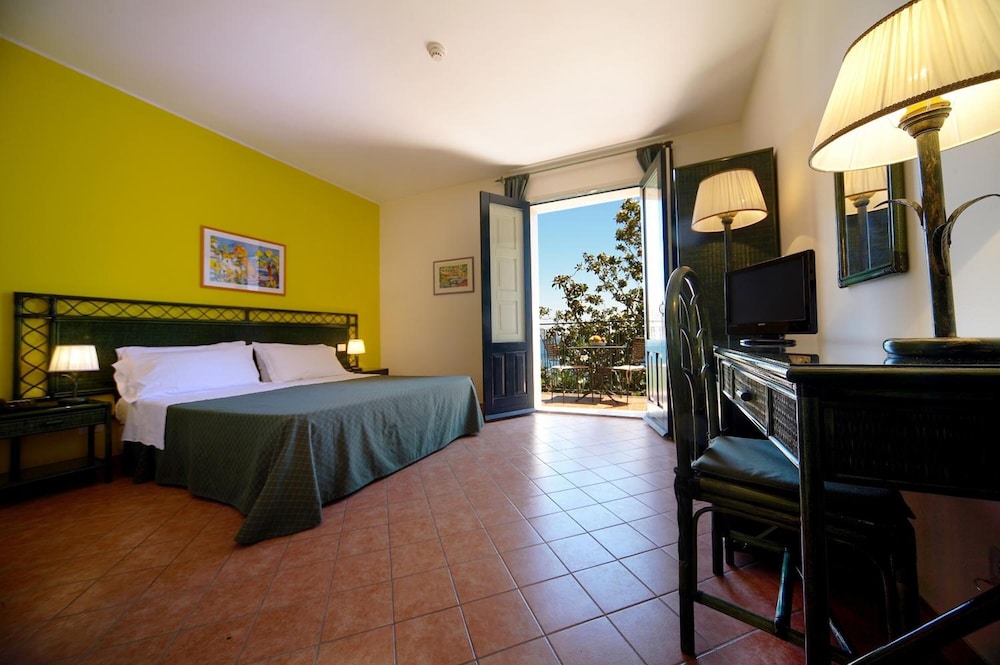 Hotel Baia Delle Sirene 35/80