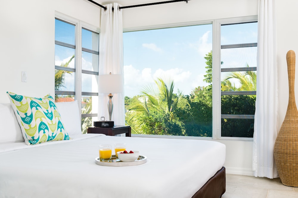 The Oasis At Grace Bay 7/50