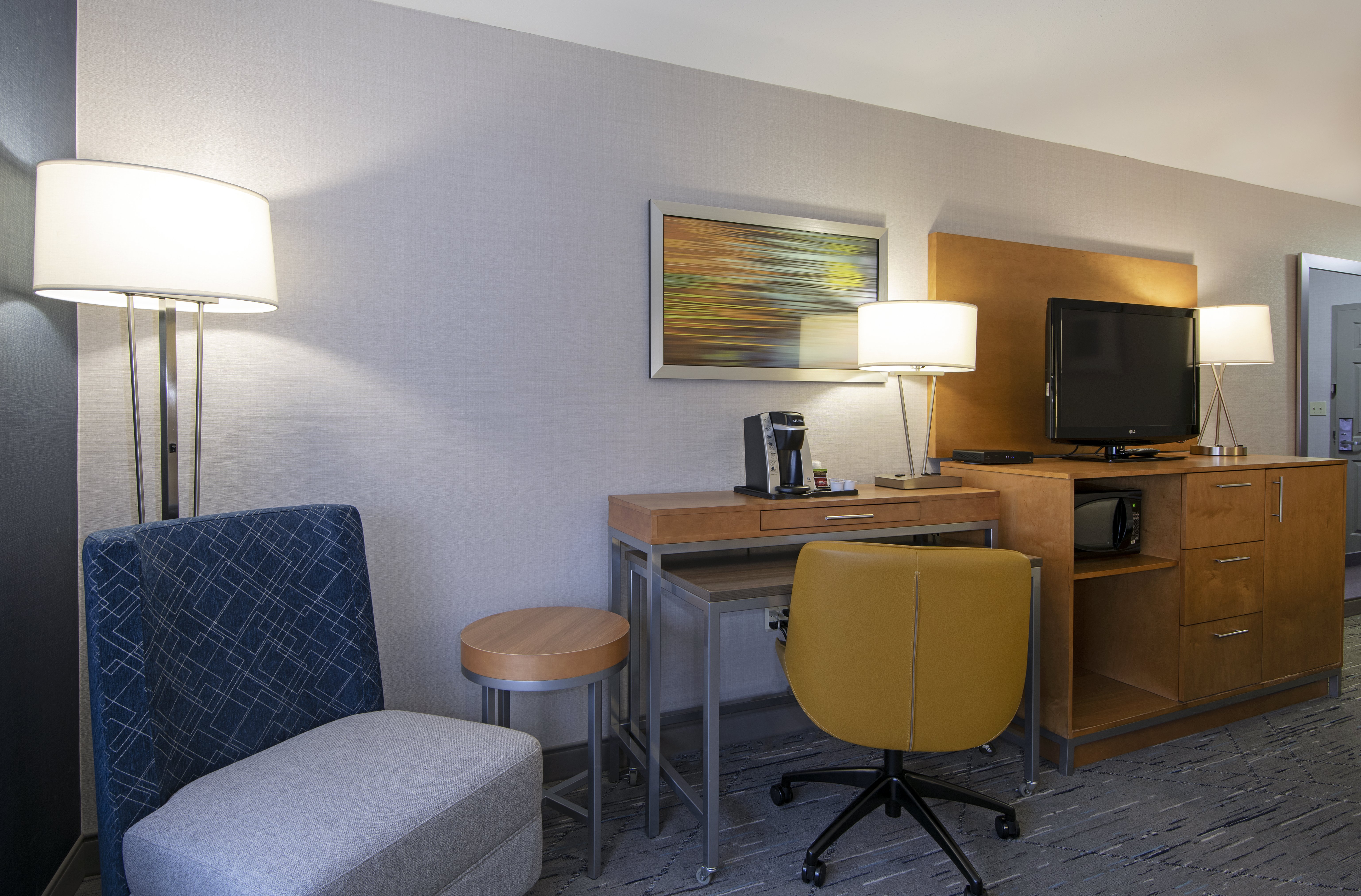 Holiday Inn Express Kamloops 68/74