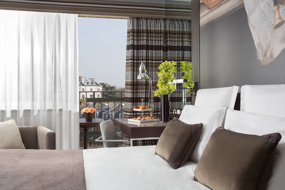 The Lowndes London – A Jumeirah Partner Hotel 37/46