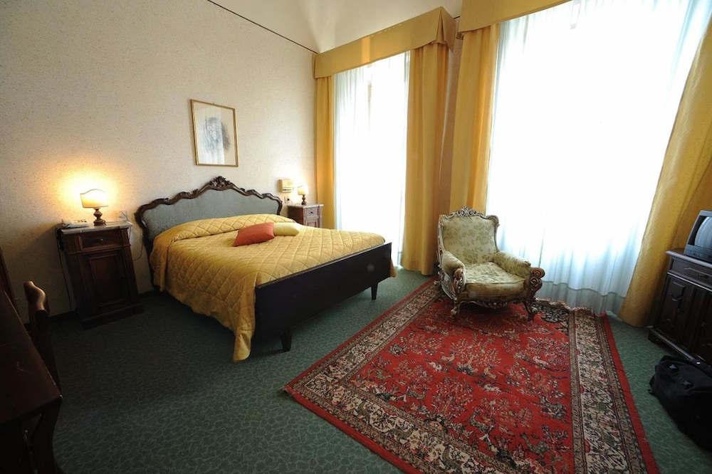 STANDARD, DOUBLE OR TWIN BED