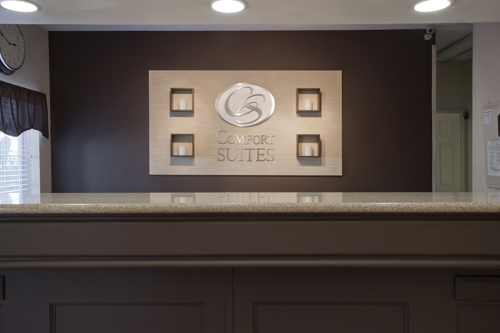 Comfort Suites Peoria Sports Complex 8/43