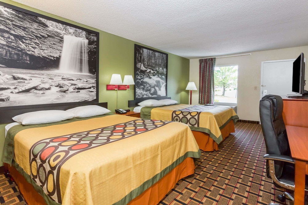 Super 8 by Wyndham Stafford 12/19