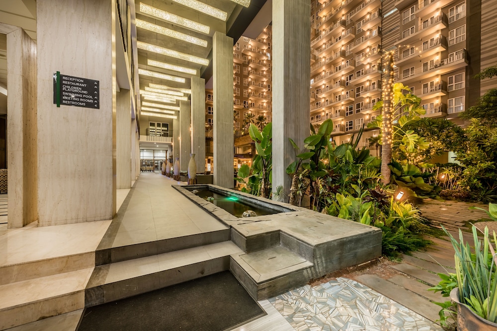 Grande Valore Hotel and Serviced Apartment (ex Oakwood Residence Cikarang) 64/68