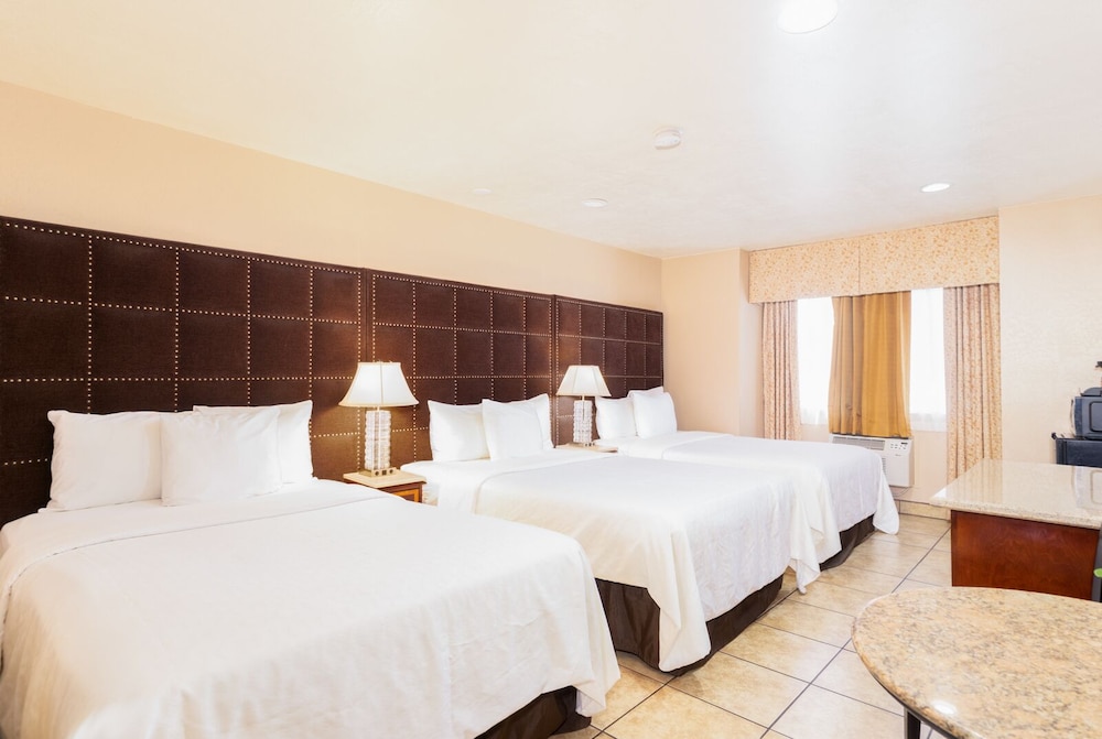 Quality Inn Suites Near the Border 11/67