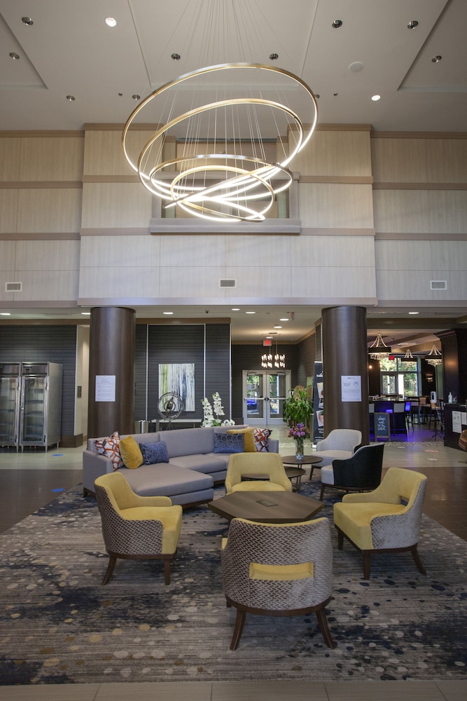 Crowne Plaza Shenandoah - Woodlands Area, an IHG Hotel 34/68
