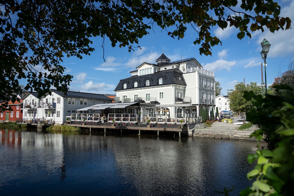 Atellet Hotell 36/44