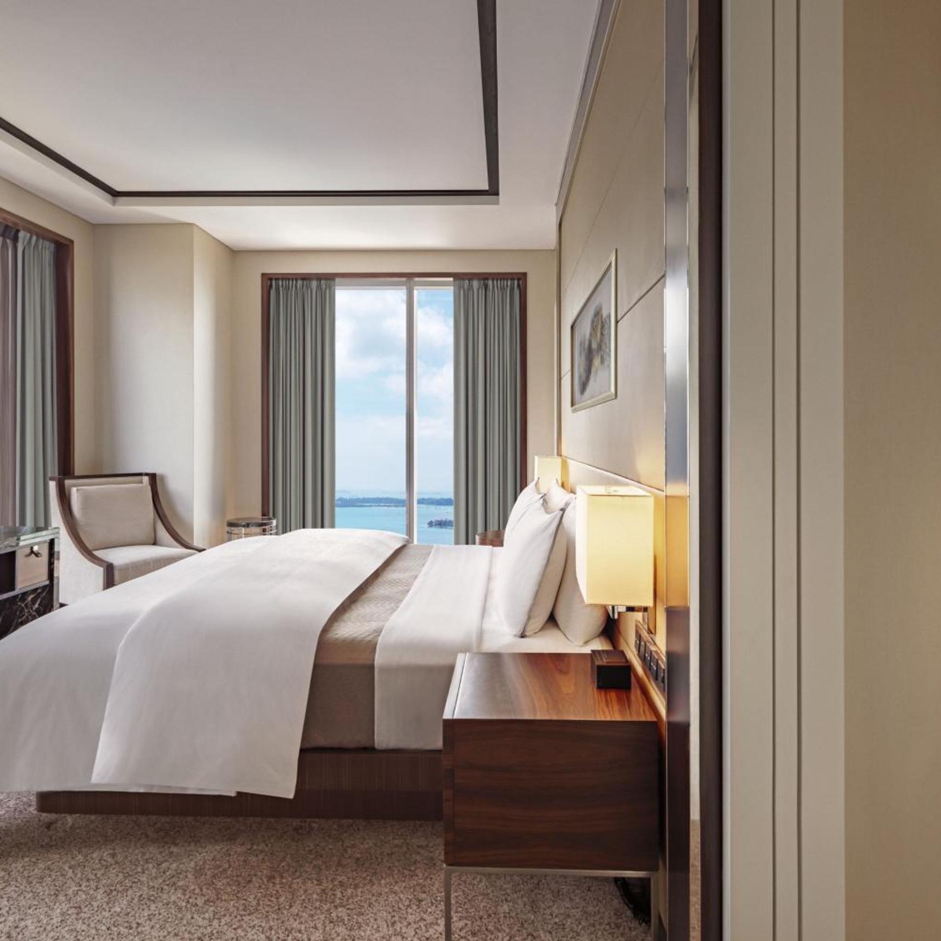 جناح تنفيذي بسرير كينج مع دخول صالة النادي، The Westin Singapore 2/4