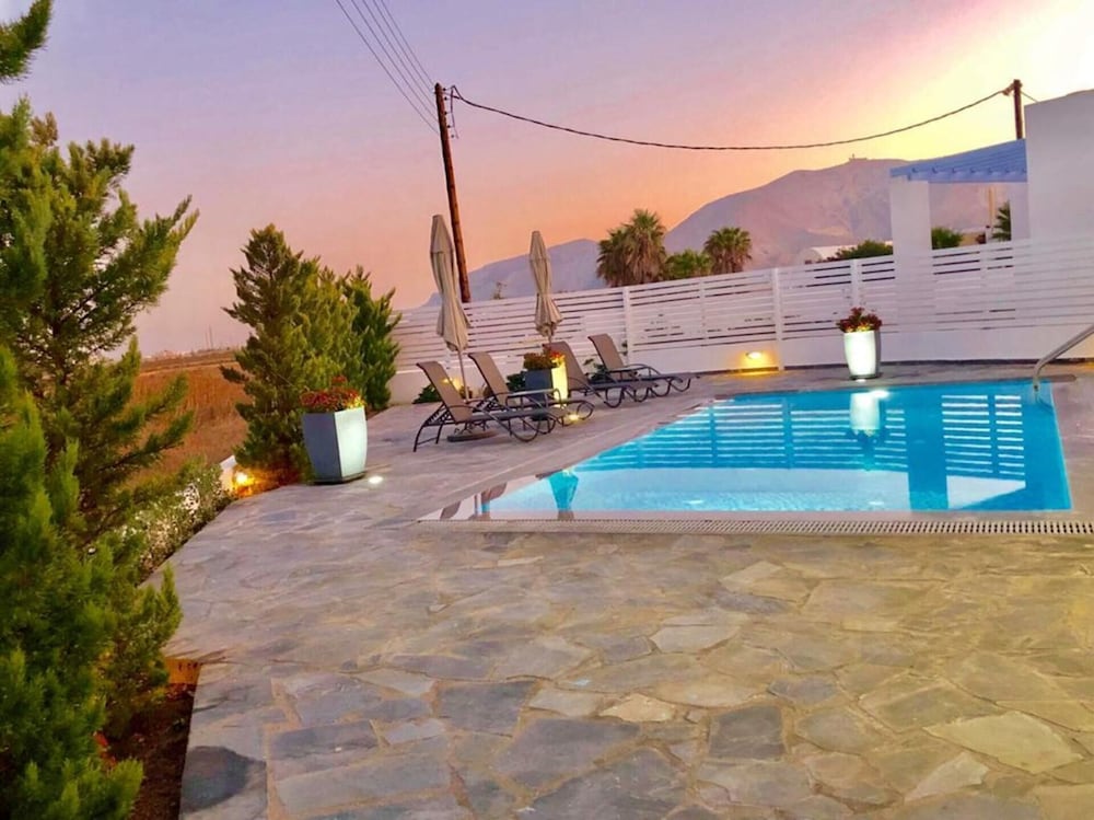 MONOLITHOS HOTEL 41/55