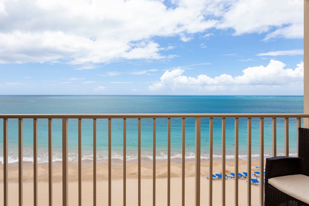 Courtyard Isla Verde Beach Resort 16/54