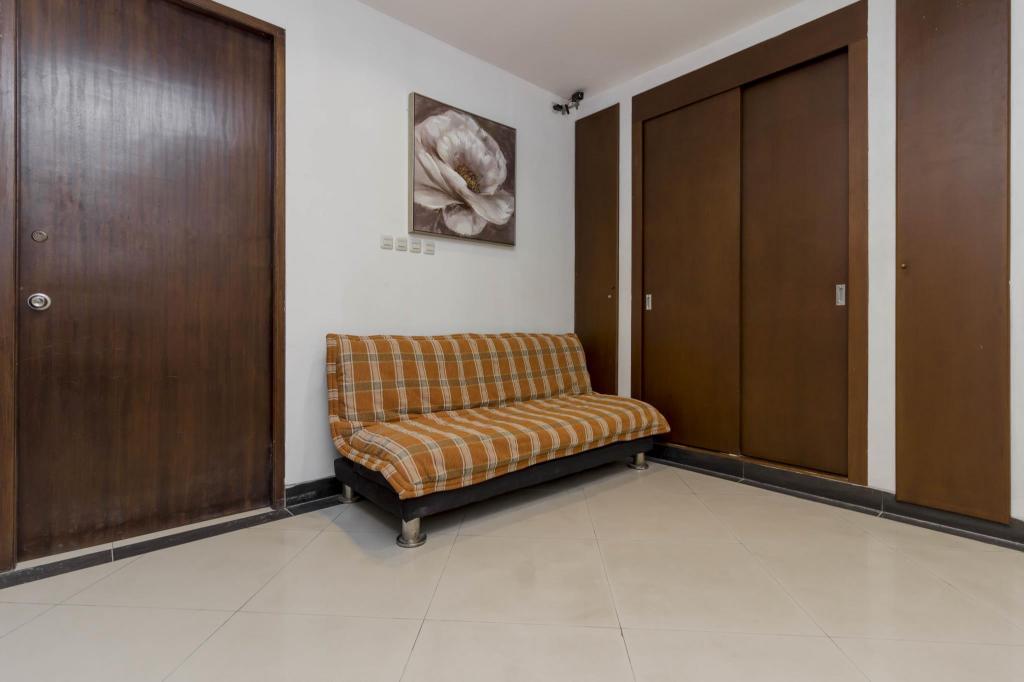 Reddoorz Plus Pasar Baru 28/43