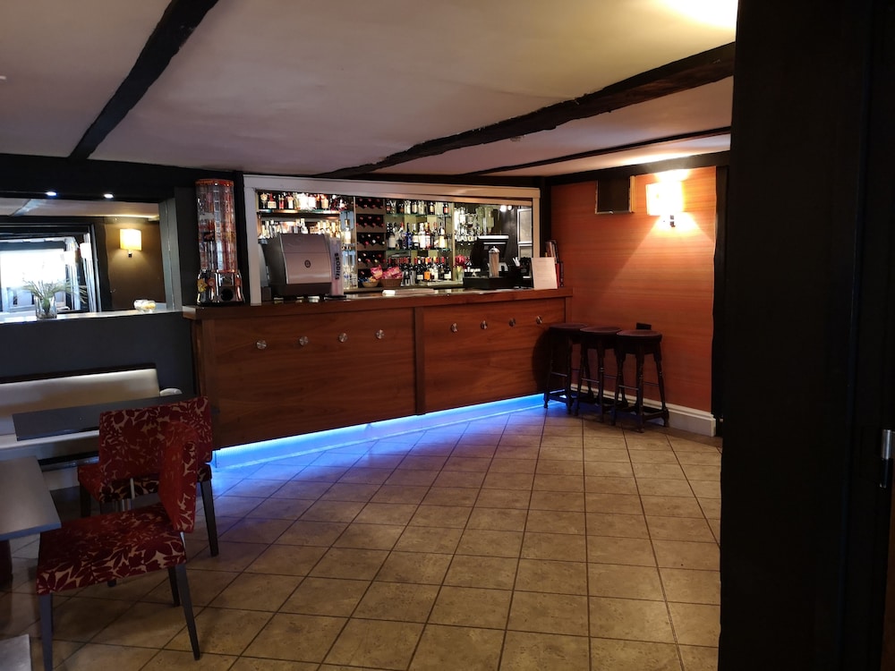 Tudor Lodge Hotel 4/45