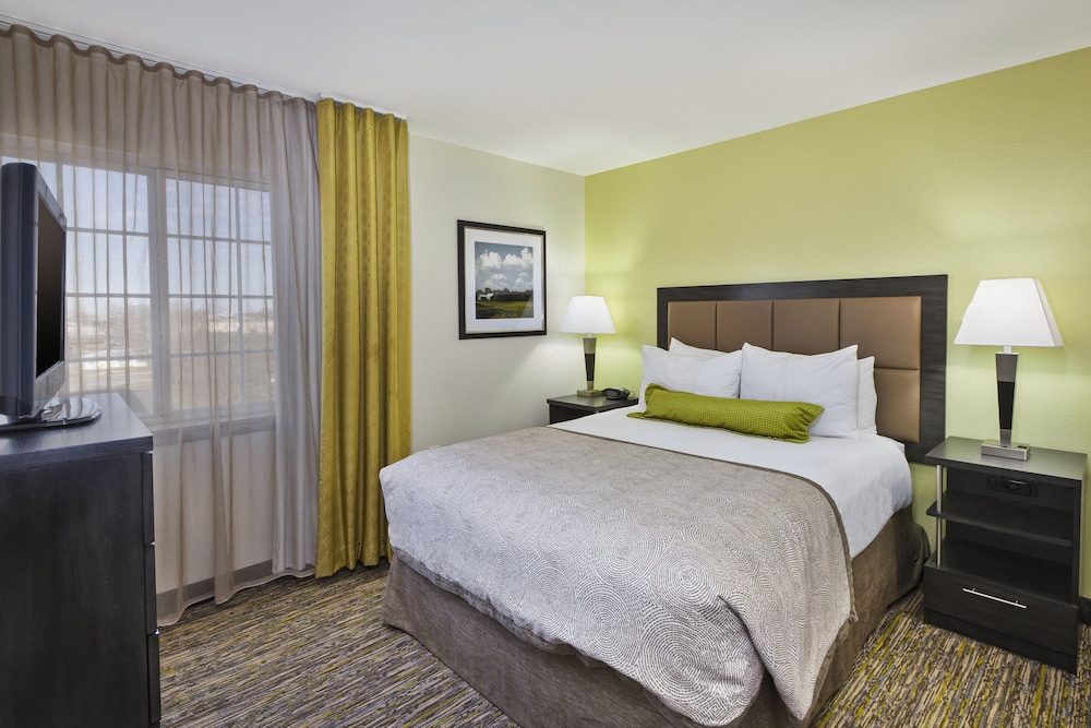 Candlewood Suites Indianapolis Airport 12/31