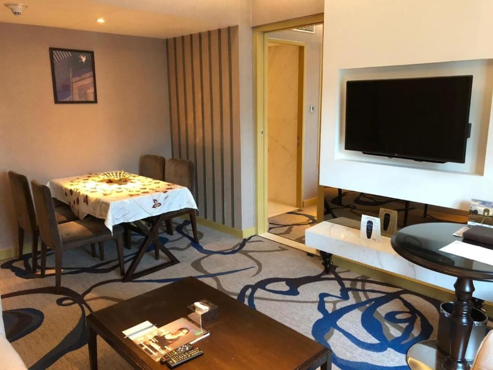 Pride Plaza Hotel, Aerocity, New Delhi 41/48