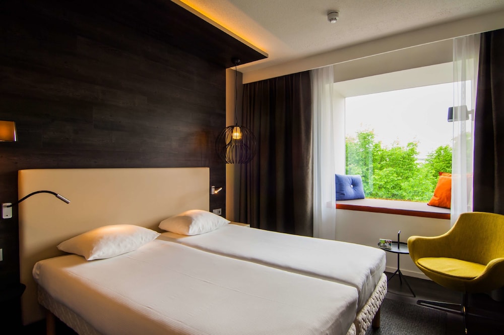 GOLDEN TULIP ZOETERMEER - DEN HAAG 13/64