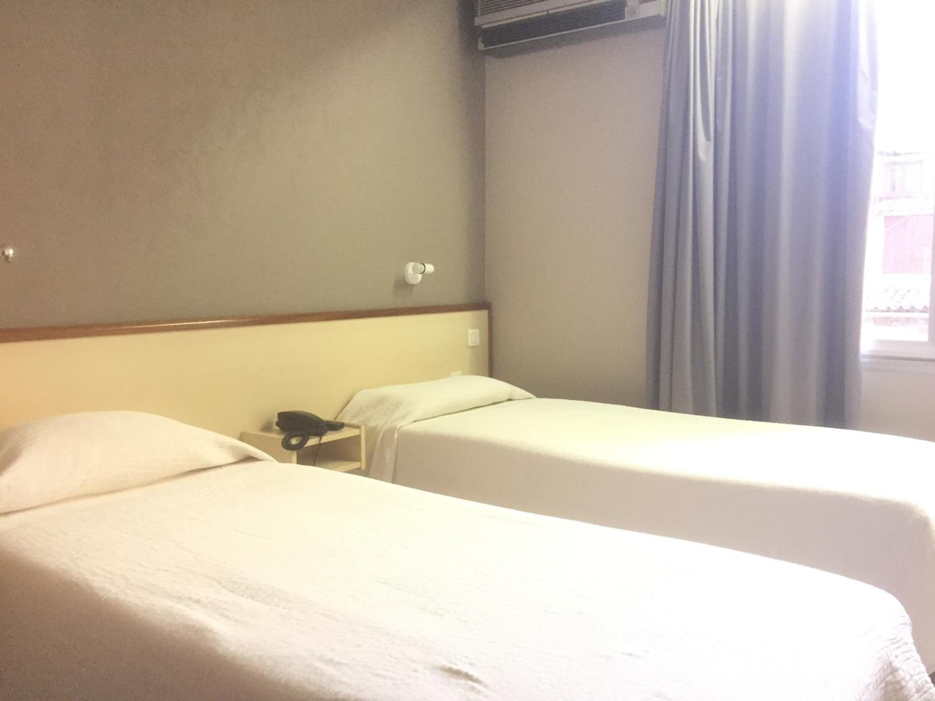 Room, Twin Beds