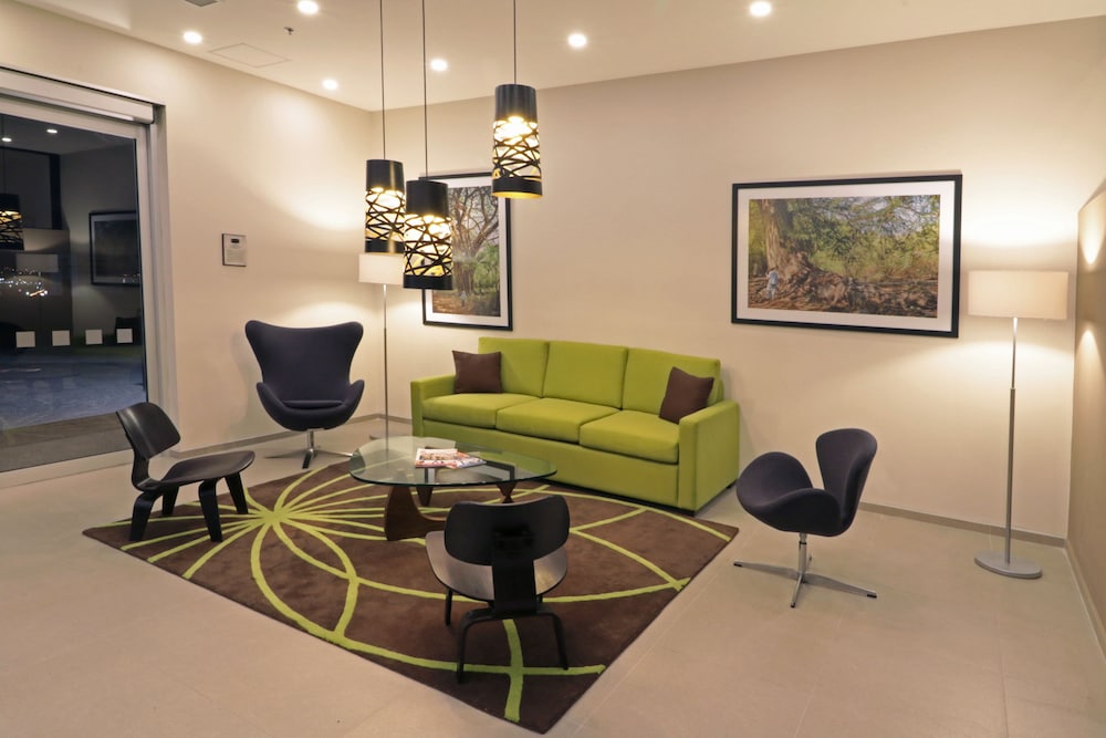 Staybridge Suites San Luis Potosi 45/73