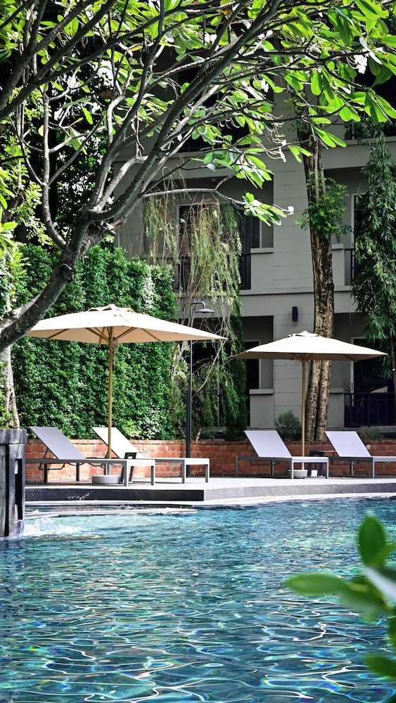 Oun Hotel Bangkok 50/54