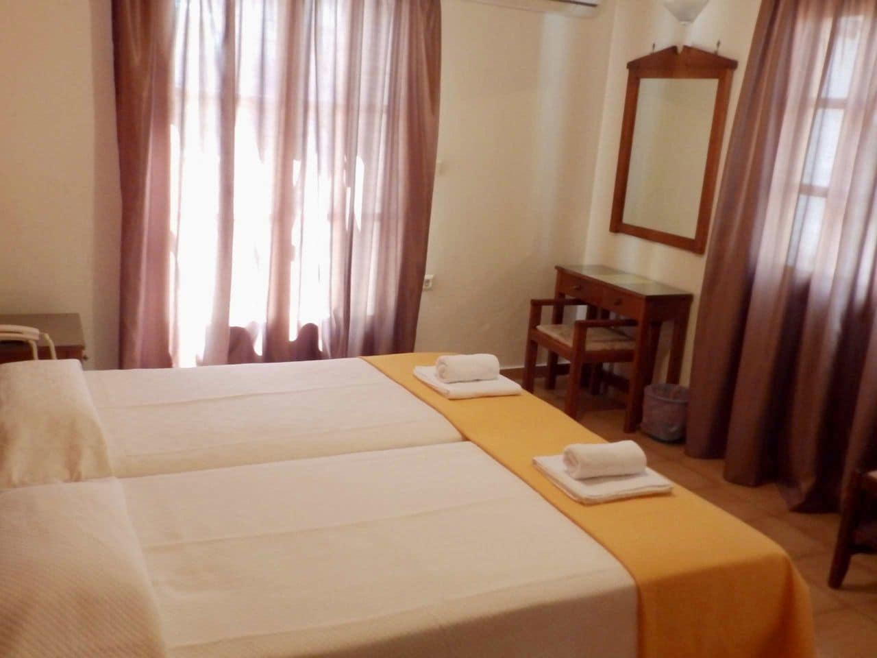 Standard, Twin Beds
