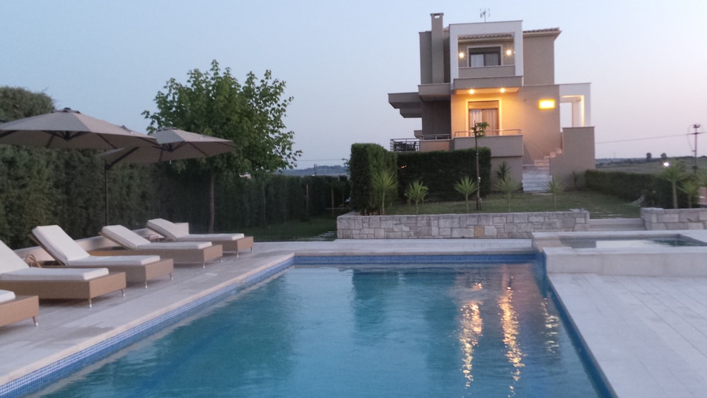 Niovi Boutique Apartments 25/30