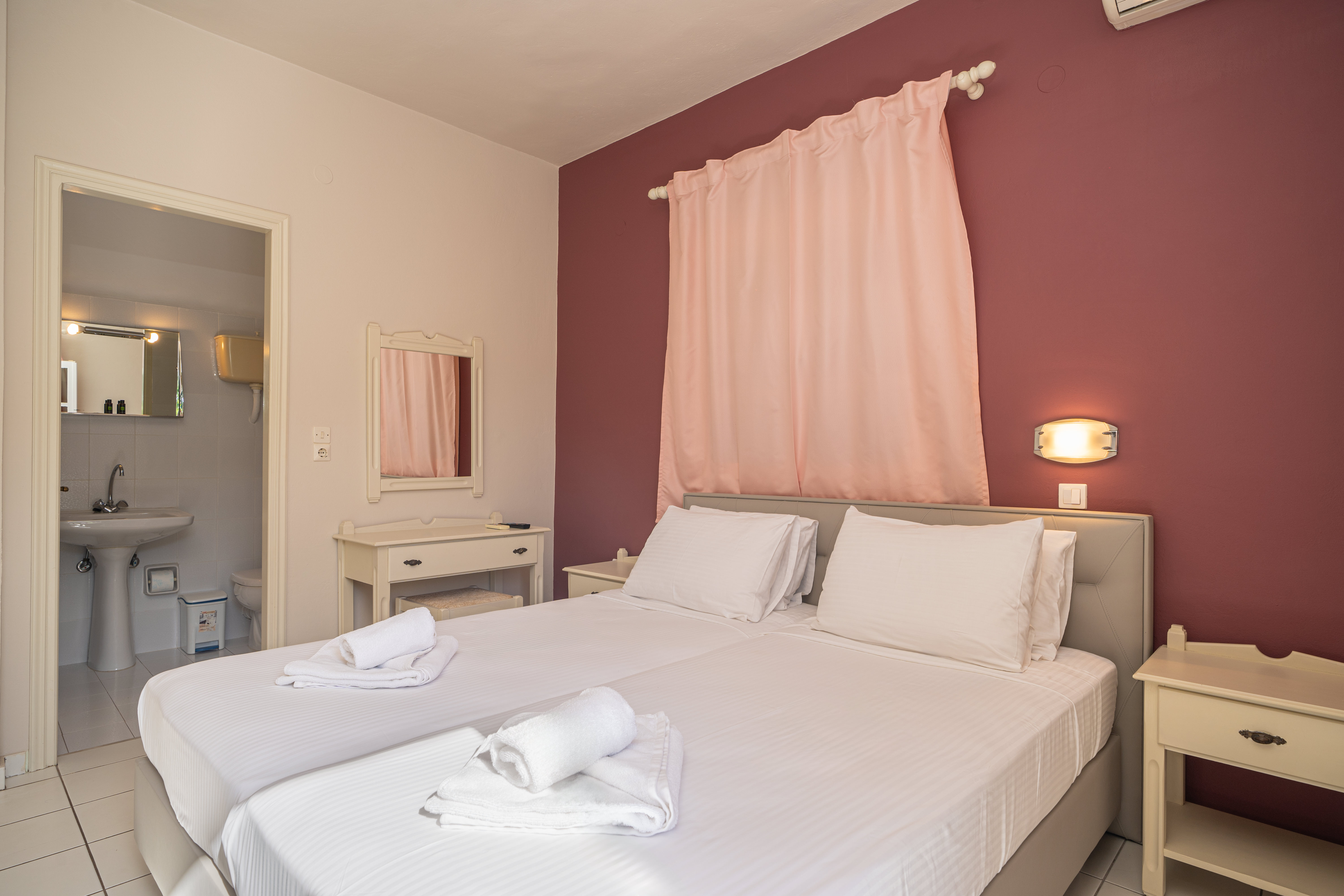 Room, Double or Twin Bed, Side Sea View