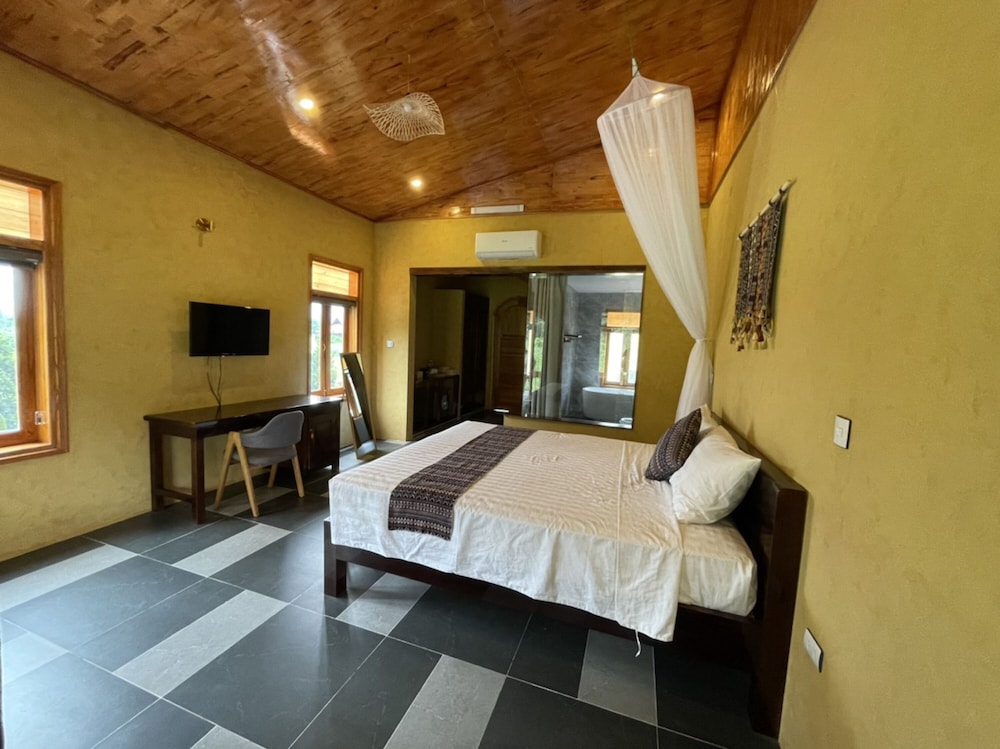 Sky Bay Lodge 5/32