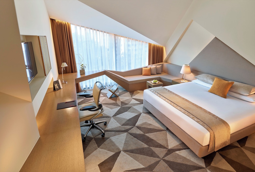 INDULGENCE, PREMIUM, KING BED, CITY VIEW