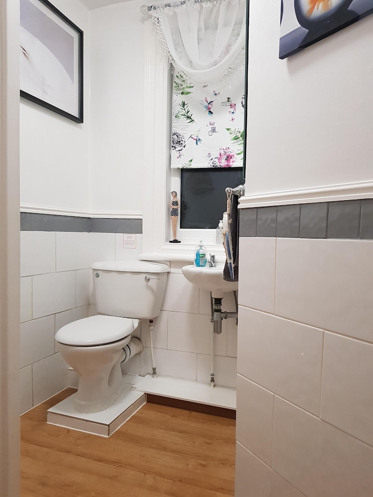 Rock Dene Hotel - Guest House 48/50