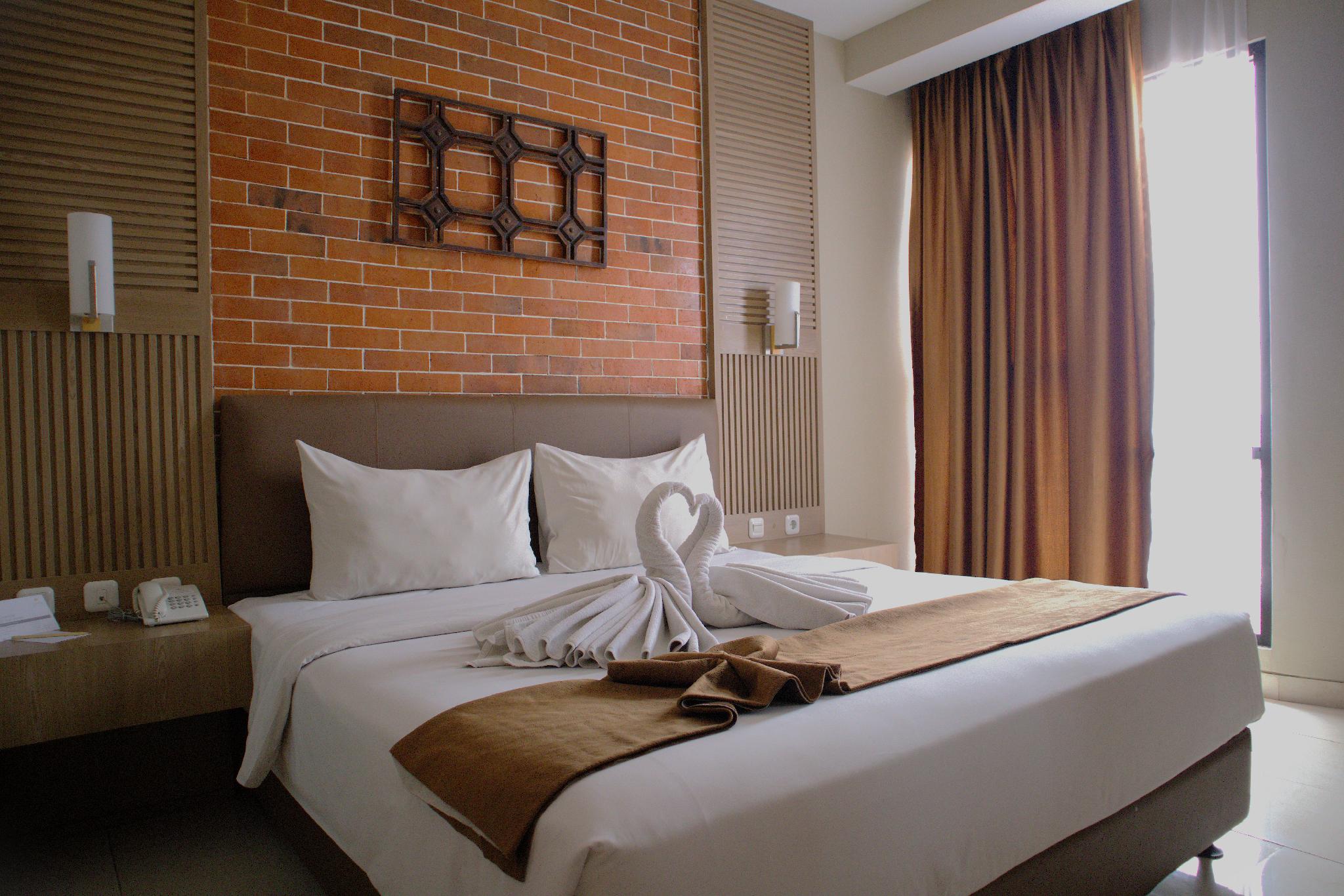 Lynn Hotel Mojokerto 10/28