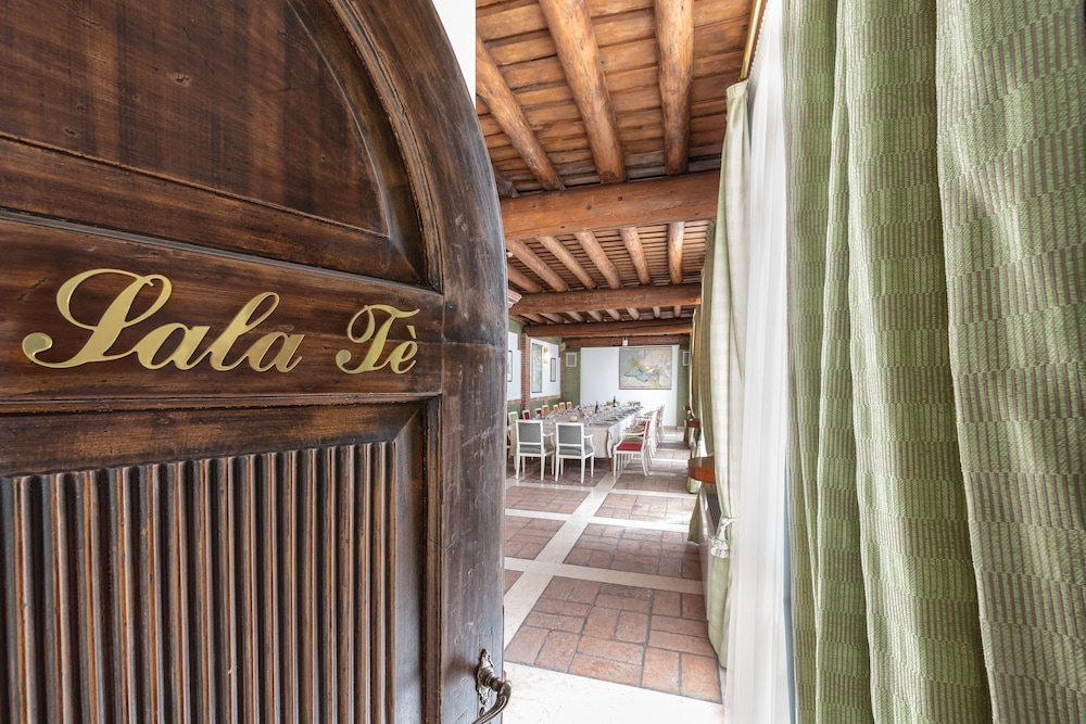Lobby at Villa Malaspina, CASTEL D AZZANO