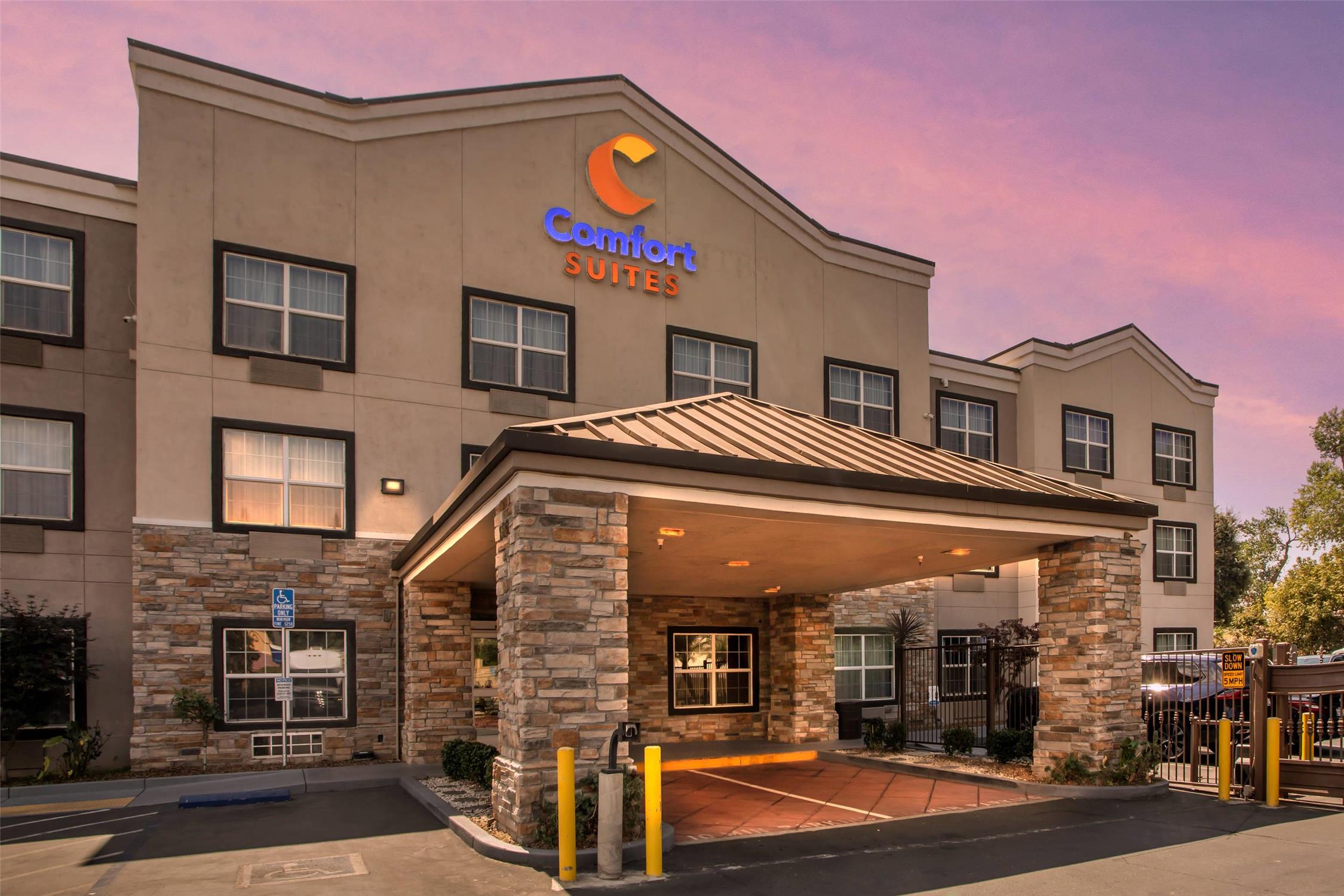Comfort Suites Downtown Sacramento 46/47