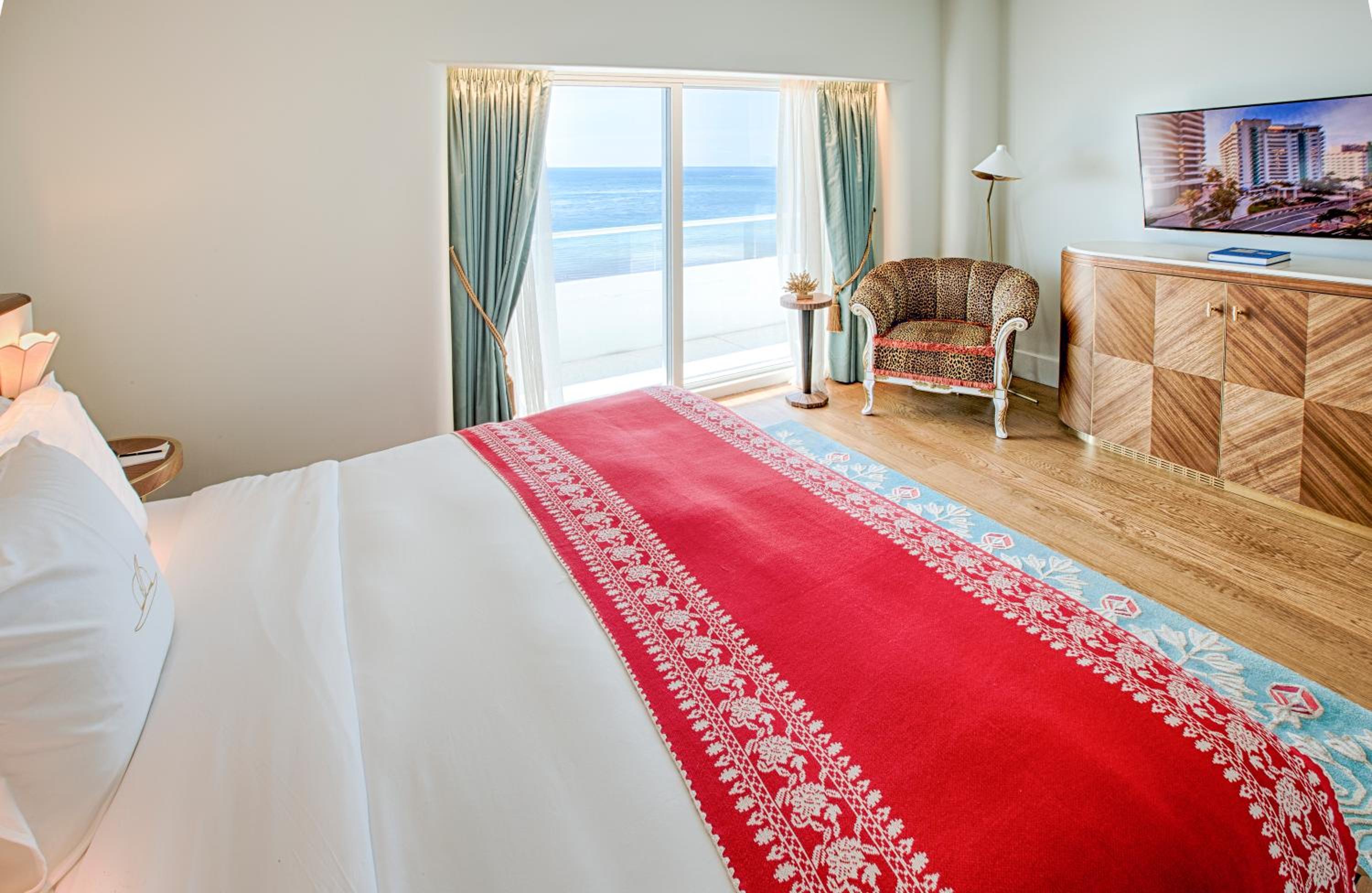 4 Bedrooms, Faena, Suite, King Bed