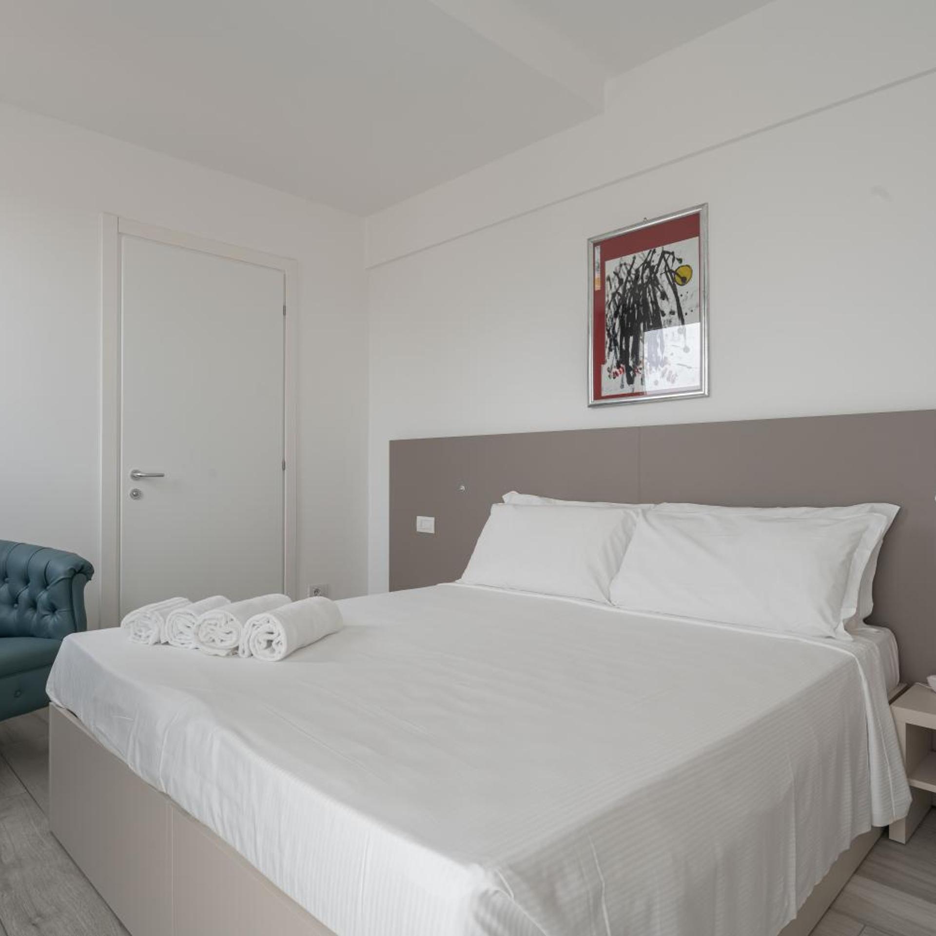 Deluxe, Double Bed, Side Sea View، Hotel Boston 2/10