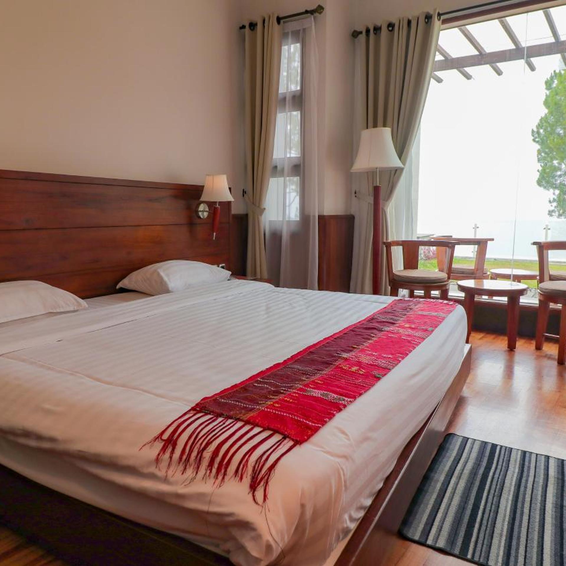 Deluxe, Double or Twin Bed, Lake View, Tower Two