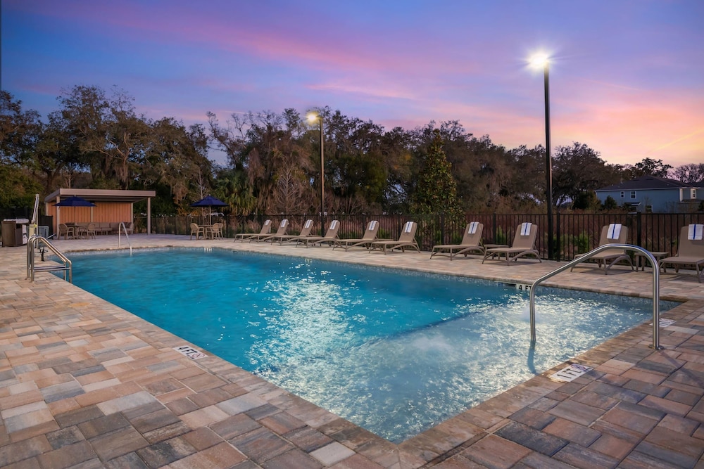 Comfort Inn & Suites Orlando Sanford Airport 48/54