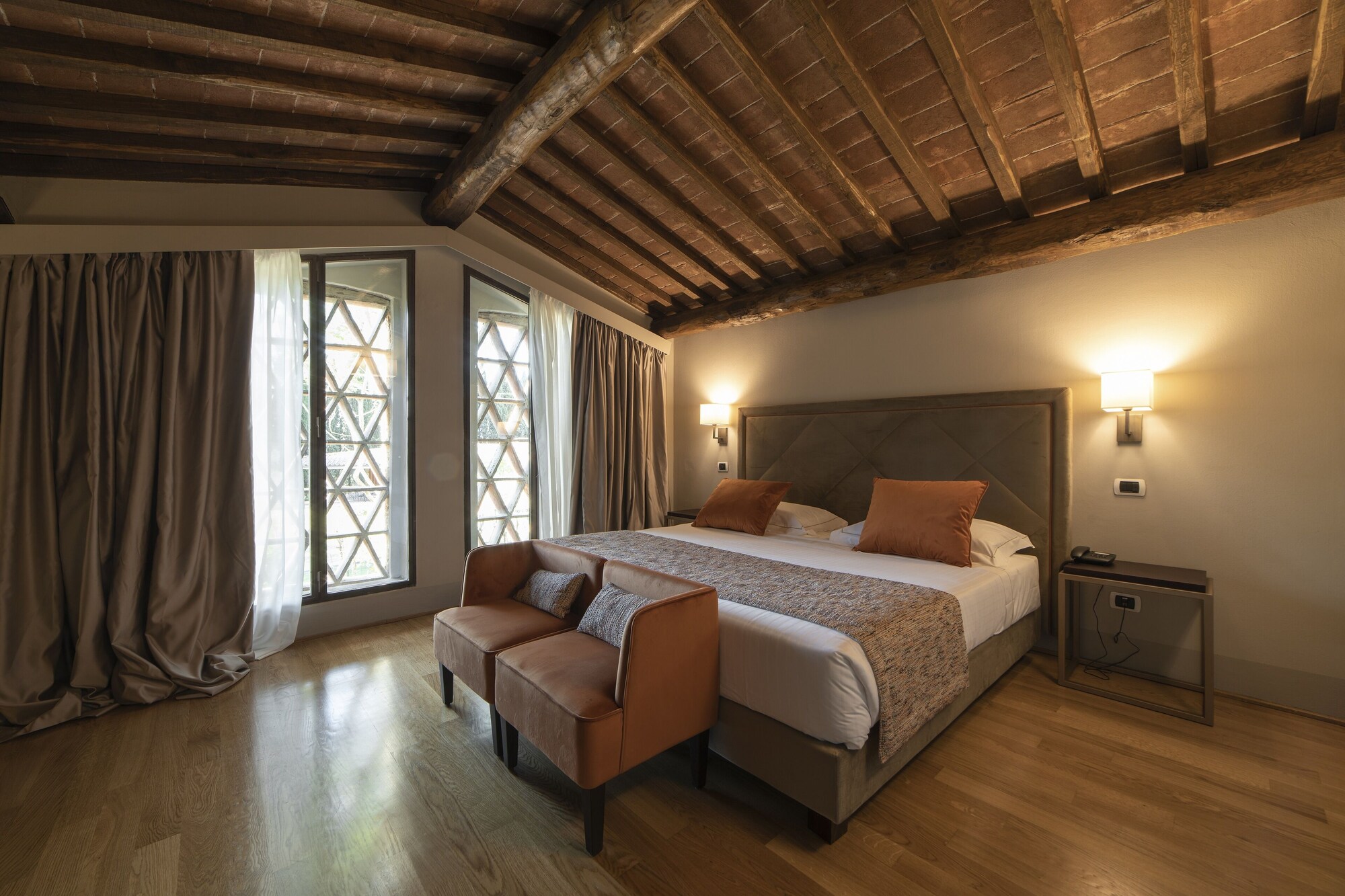 Senior, Suite, King Bed, Sofa, Bathtub