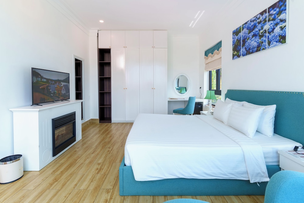 LUXURY, DOUBLE BED