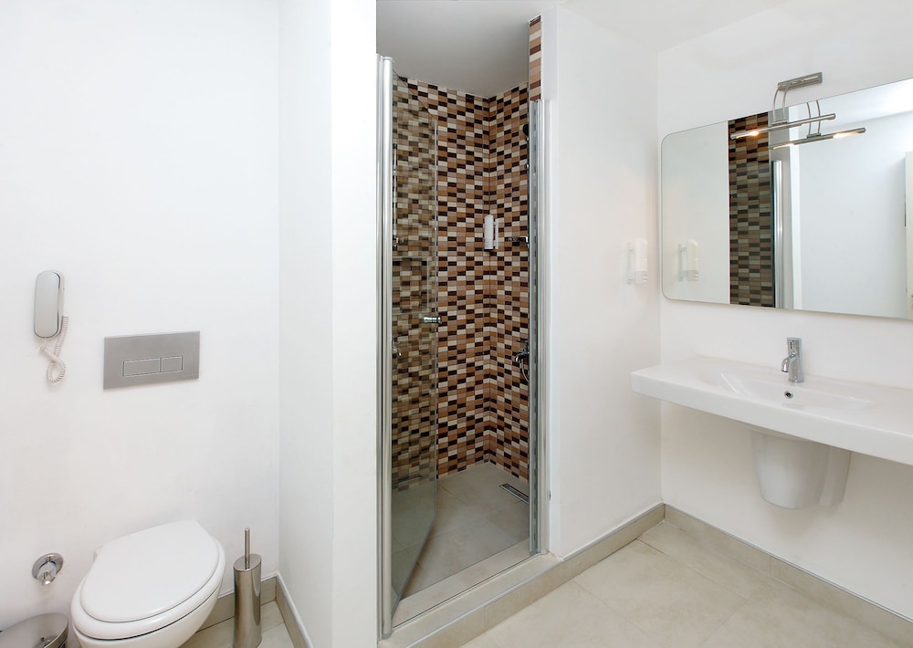 Bodrum Beach Resort 33/65