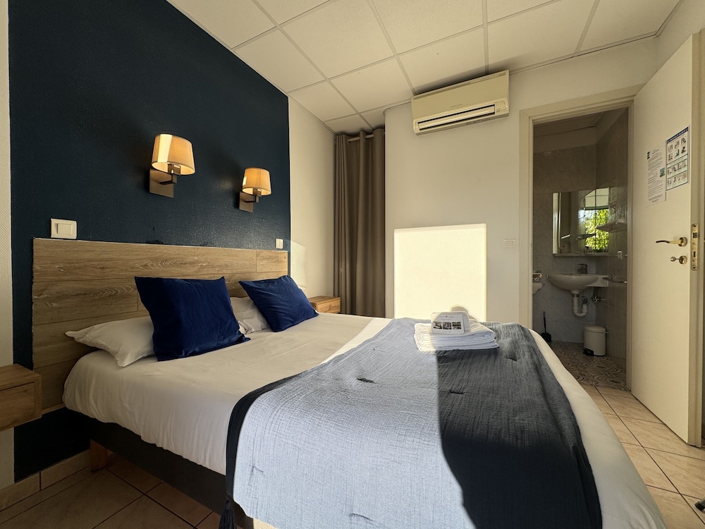 Hotel Pavillon Imperial 12/63