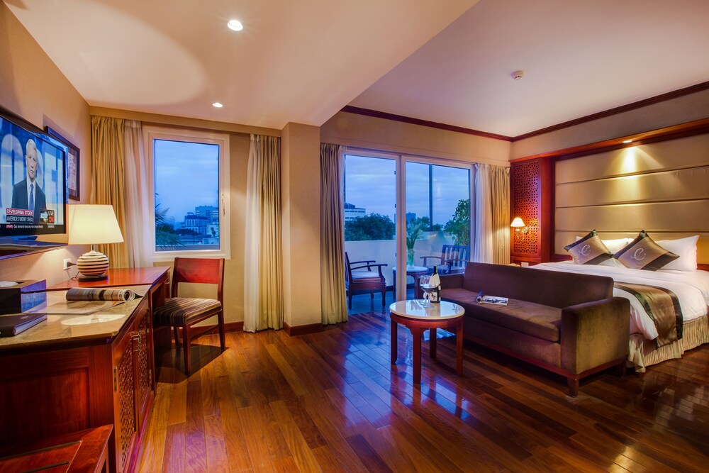 Conifer Boutique Hotel 8/29
