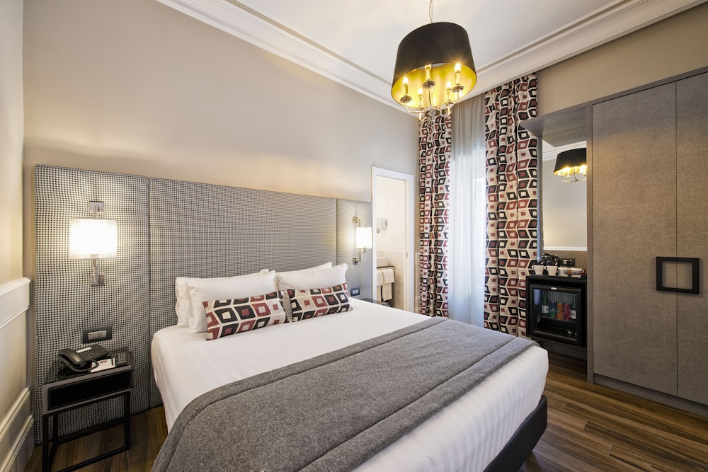 The Independent Suites 19/51