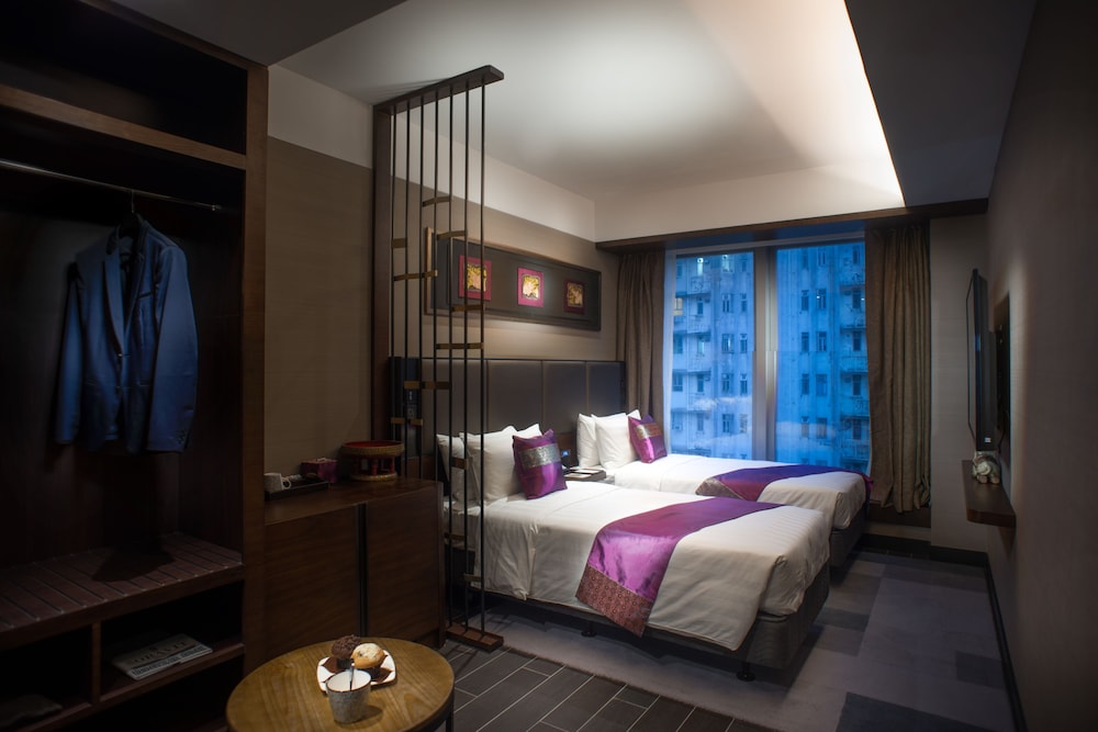PREMIER, TWIN BEDS
