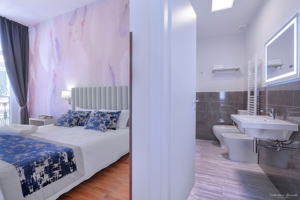 Hotel Cosmos 25/48